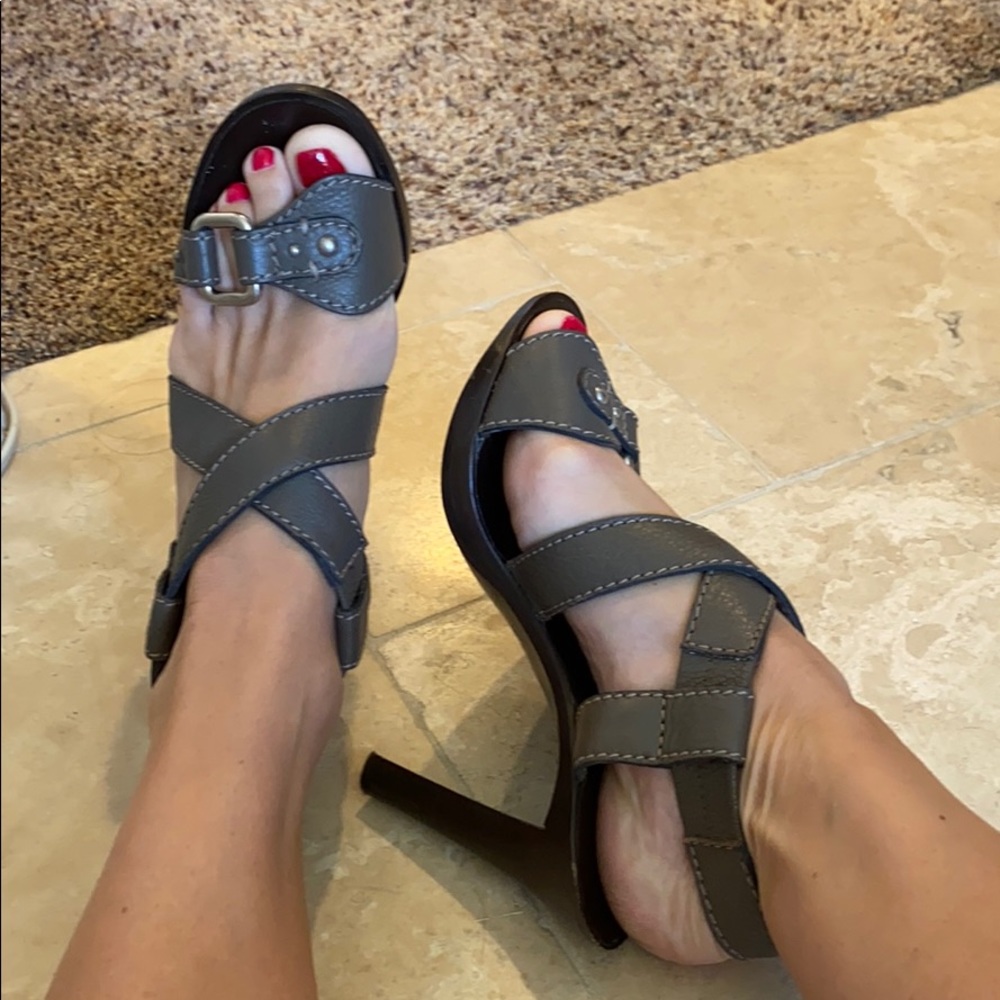 Chloe heels - Picture 14 of 16